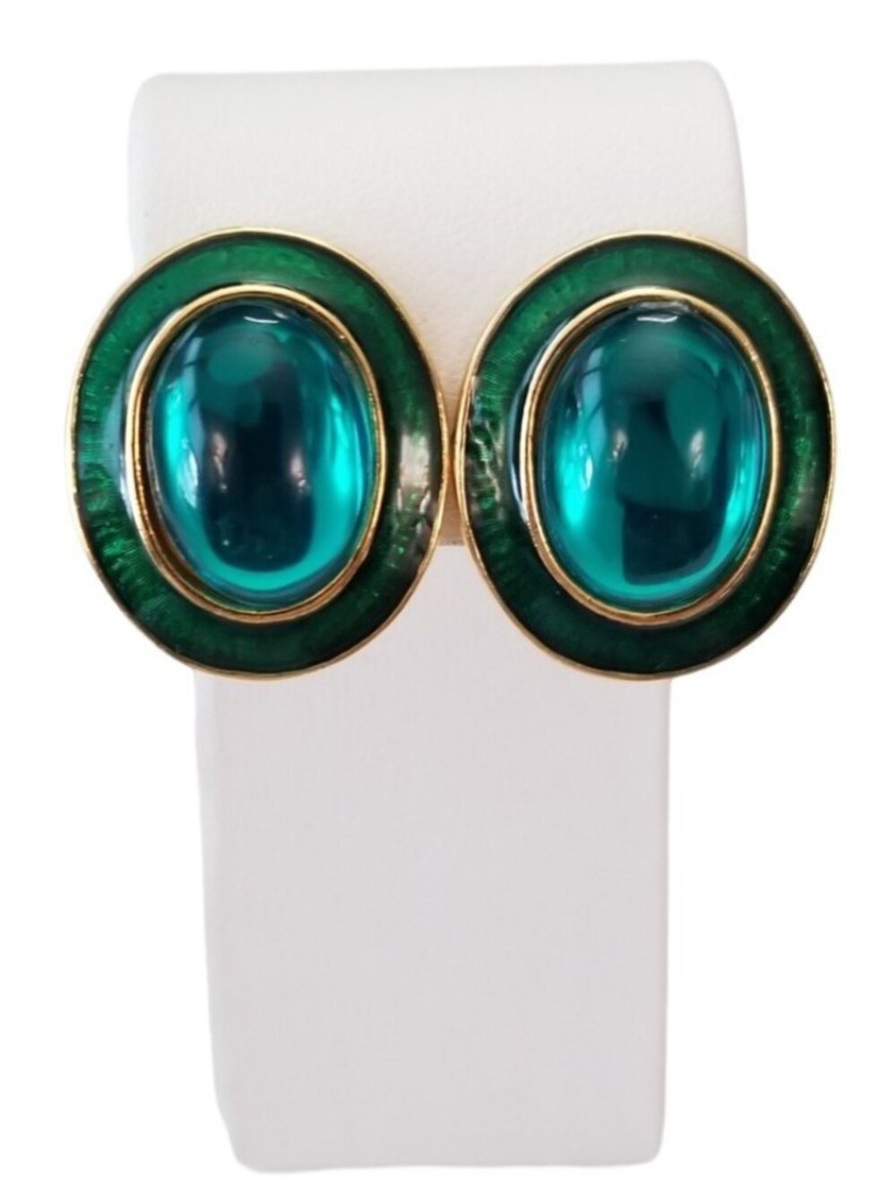 Gold Tone Green Enamel Oval Lucite Cabochon Clip-On Earrings L51